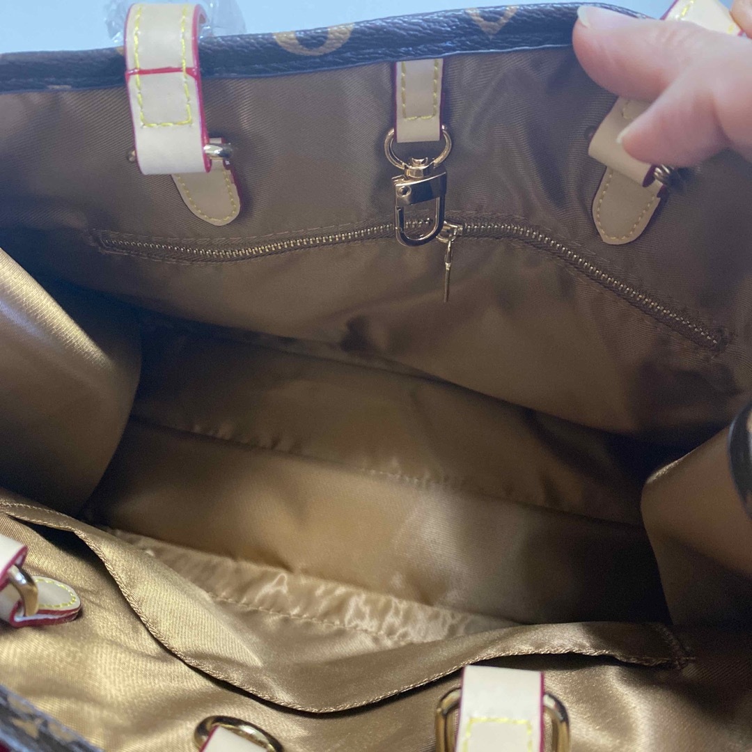 新品 ショルダーバッグ A4トートバッグ 通勤 通学 レディースのバッグ(ショルダーバッグ)の商品写真