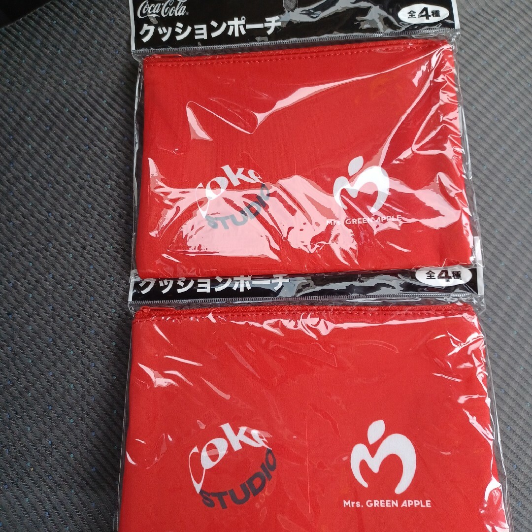 正規品! コカコーラ クッションポーチ 4つセット lepiceriedeshalles.coop