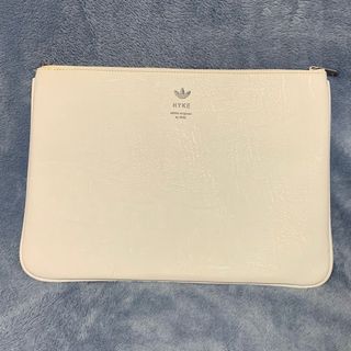 ハイク(HYKE)のHYKE ハイク adidas コラボ バッグ bag ポーチ ハンドバッグ(クラッチバッグ)