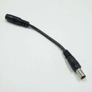 ACアダプタ用DCプラグ出力極性変換電源ケーブル 変換アダプタ5.5×2.1mm(変圧器/アダプター)