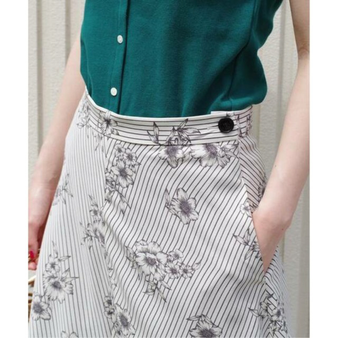 IENA(イエナ)のIENA イエナ　ストライプ フラワー スカート　34 レディースのスカート(その他)の商品写真