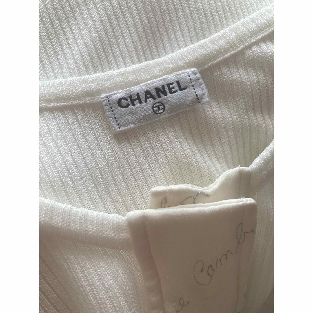 CHANEL(シャネル)の未着用！シャネル♥️シルク装飾 カットソー Tシャツ  レディースのトップス(Tシャツ(半袖/袖なし))の商品写真