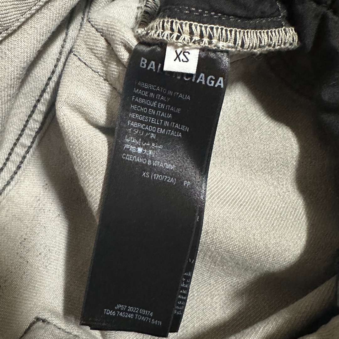 BALENCIAGA - BALENCIAGA SUPER DESTROYED BAGGY DENIMの通販 by BALENCIAGA - BALENCIAGA SUPER DESTROYED BAGGY DENIMの通販 by