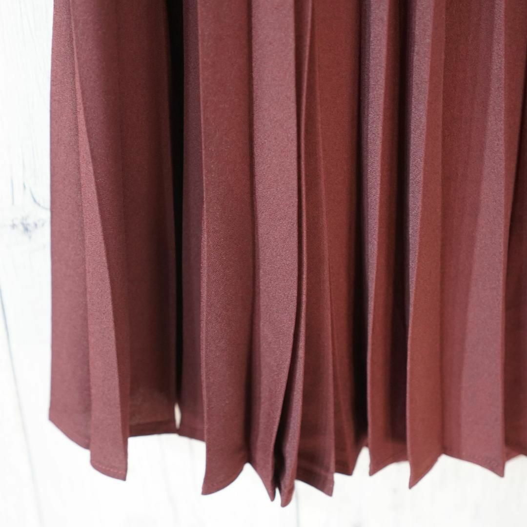 GU(ジーユー)のGU イージープリーツスカート 加工プリーツロングスカート ボルドーM レディースのスカート(ロングスカート)の商品写真