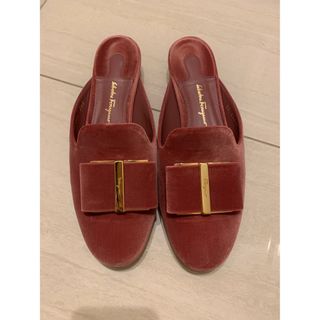 サルヴァトーレフェラガモ(Salvatore Ferragamo)の【美品】フェラガモの靴、24〜24.5cm(サンダル)