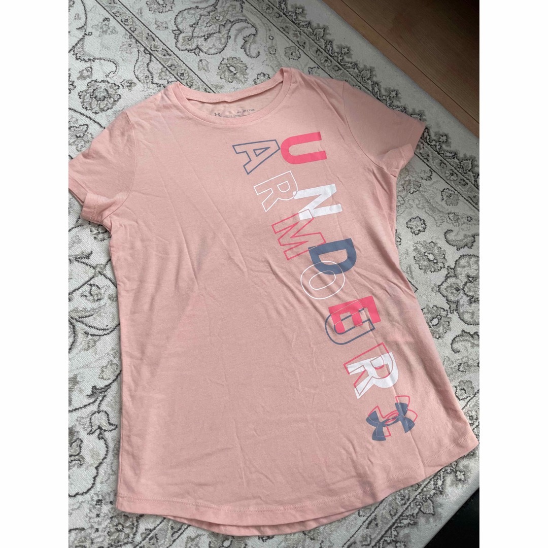 UNDER ARMOUR(アンダーアーマー)のアンダーアーマー♡137-147センチ　Tシャツ キッズ/ベビー/マタニティのキッズ服女の子用(90cm~)(Tシャツ/カットソー)の商品写真