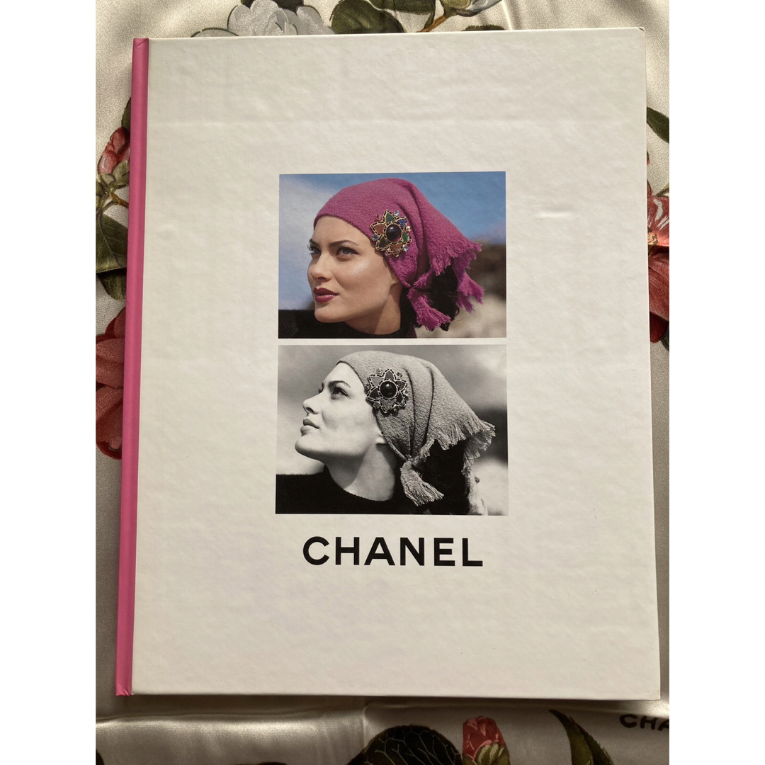 CHANEL(シャネル)のCHANEL シャネル カタログ AUTUMN-HIVER 1995-1996 エンタメ/ホビーの本(ファッション/美容)の商品写真