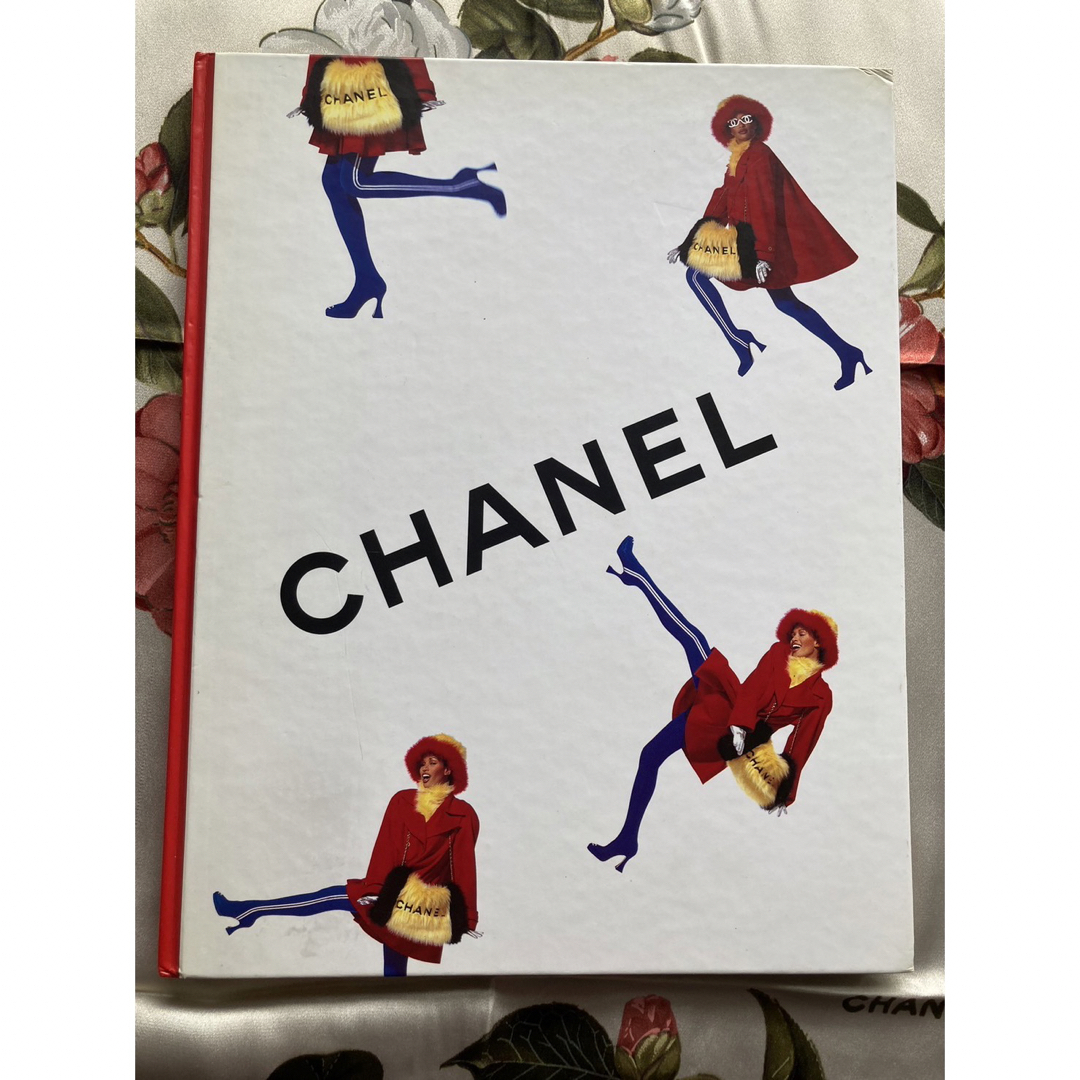 CHANEL(シャネル)のCHANEL シャネル カタログ AUTUMN-HIVER 1994-1995 エンタメ/ホビーの本(ファッション/美容)の商品写真