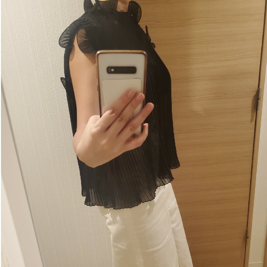 ZARA(ザラ)のZARA ノースリーブ レディースのトップス(カットソー(半袖/袖なし))の商品写真