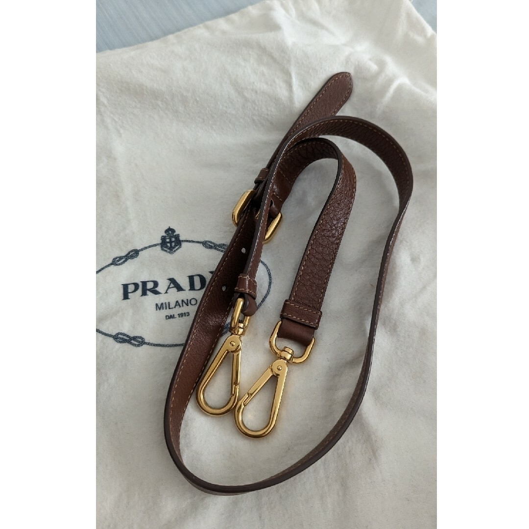 PRADA(プラダ)のPRADA BN1840 TESSUTO + VIT.DAI レディースのバッグ(ハンドバッグ)の商品写真