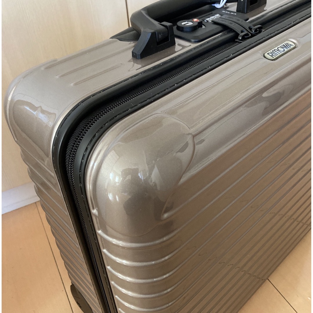 RIMOWA(リモワ)の新品廃盤 リモワ サルサ 2輪 二輪 TSA プロセッコ 25L レディースのバッグ(スーツケース/キャリーバッグ)の商品写真