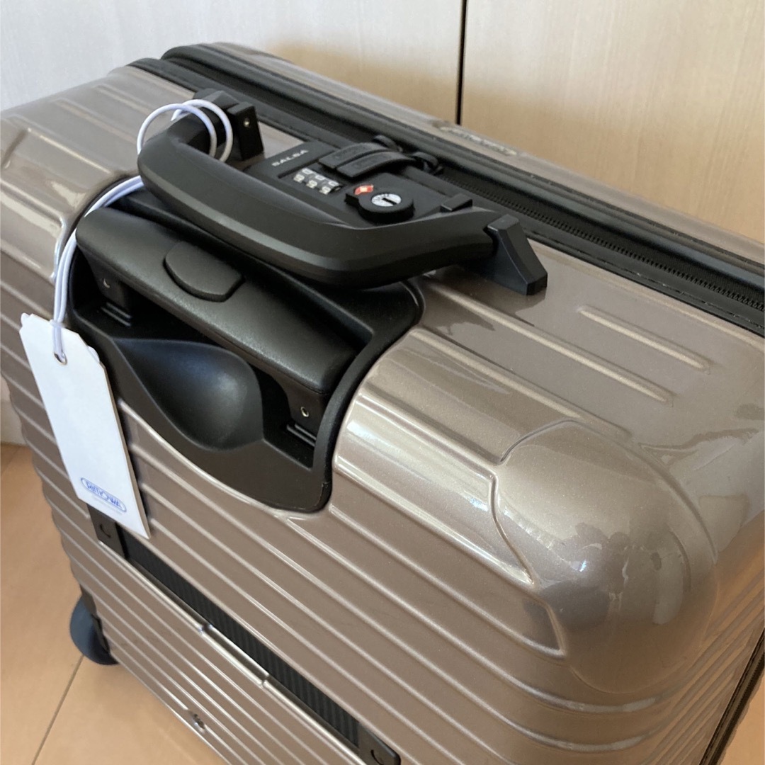 RIMOWA(リモワ)の新品廃盤 リモワ サルサ 2輪 二輪 TSA プロセッコ 25L レディースのバッグ(スーツケース/キャリーバッグ)の商品写真