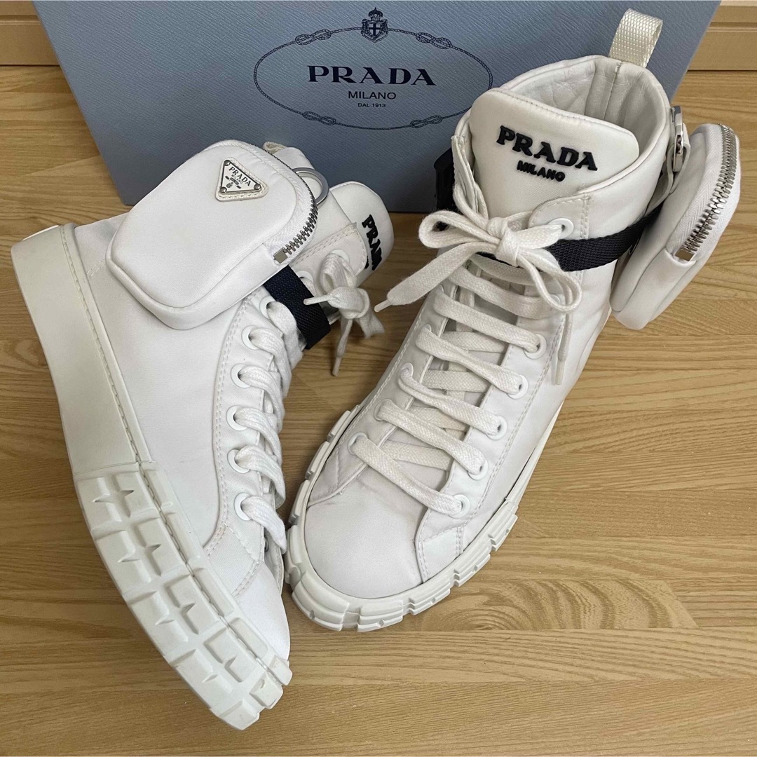 PRADA ハイカットスニーカー　ホワイト　プラダ　極めて美品