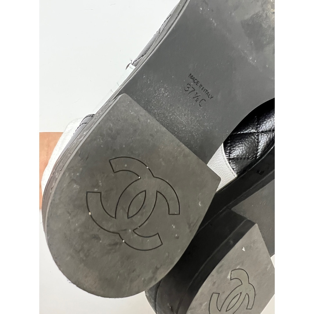 CHANEL - シャネル レディース スニーカー 靴 チェーン レザー CHANEL - シャネル レディース スニーカー 靴 チェーン レザー