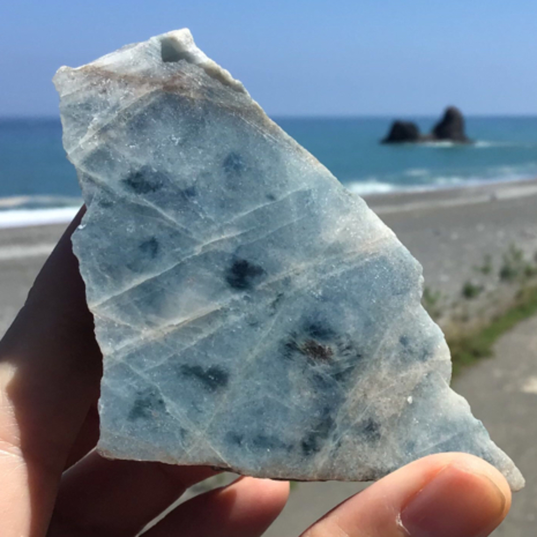 糸魚川翡翠 原石 コン沢（56）145g ✳︎⭐︎ 群青色のコン沢翡翠…⭐︎✳︎-