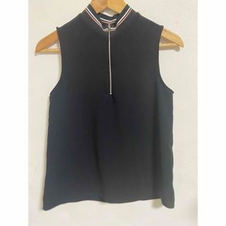 ザラ(ZARA)のZARA フロントジップ ライン入りトップ(カットソー(半袖/袖なし))