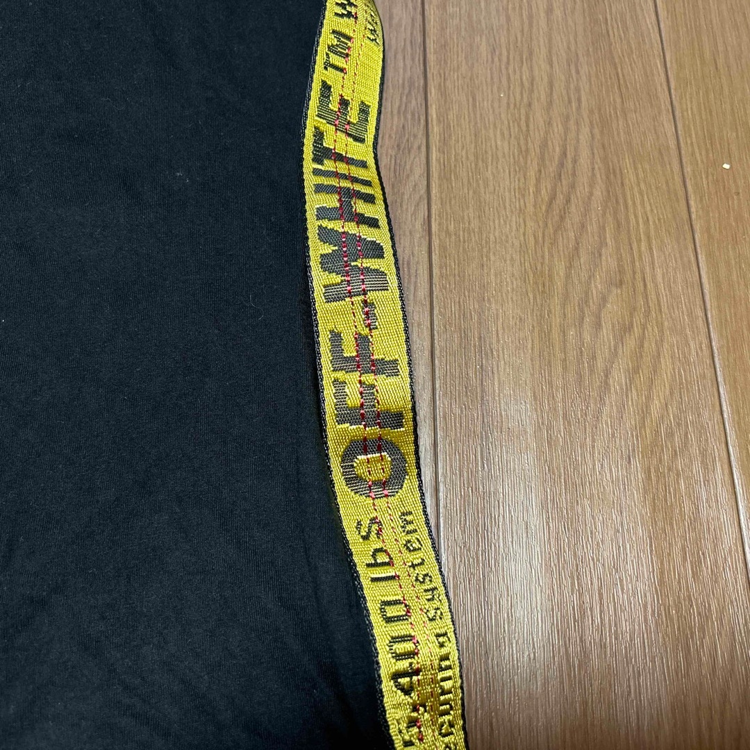 OFF-WHITE(オフホワイト)のオフホワイト　Tシャツ メンズのトップス(Tシャツ/カットソー(半袖/袖なし))の商品写真