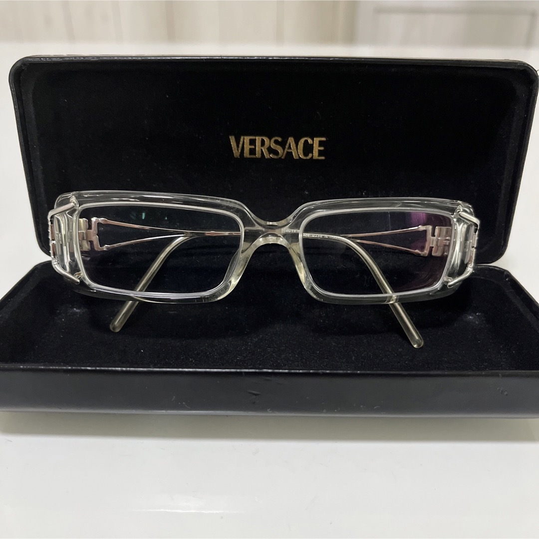 VERSACE(ヴェルサーチ)のヴェルサーチ　メガネ　ほぼ未使用(ケース付き) レディースのファッション小物(サングラス/メガネ)の商品写真