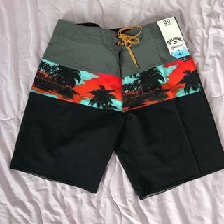 ビラボン(billabong)の【新品】BILLABONG 　ビラボン　水着　海パン　サーフパンツ黒　30インチ(水着)