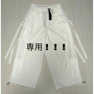 【新品】ナイロンカーゴパンツ　￥3900　ワイドパンツ　ワークパンツ　ホワイト(ワークパンツ/カーゴパンツ)