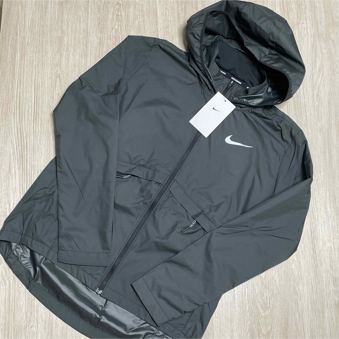 新品★定価8800円★NIKE★ウインドブレーカー★スポーツウェア★Sサイズ 新品★定価8800円★NIKE★ウインドブレーカー★スポーツウェア★Sサイズ