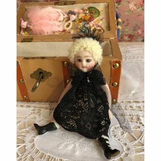 専用 鍵つきトランクバッグに入った**ビスクドール**ミニョネット♪の
