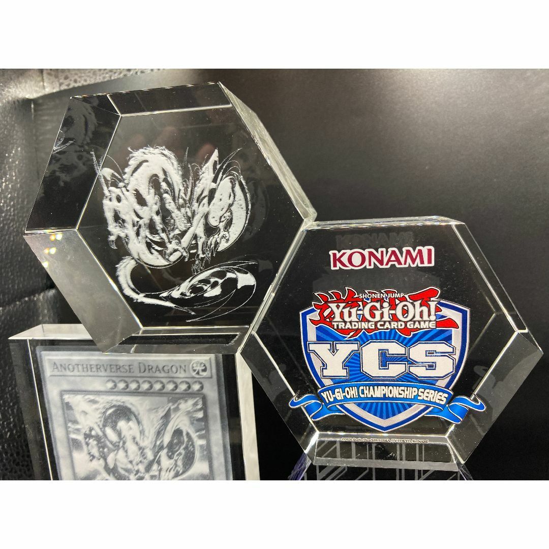 遊戯王 英語 1位入賞 トロフィー アナザーバースドラゴン YCSW プロモ  エンタメ/ホビーのトレーディングカード(シングルカード)の商品写真