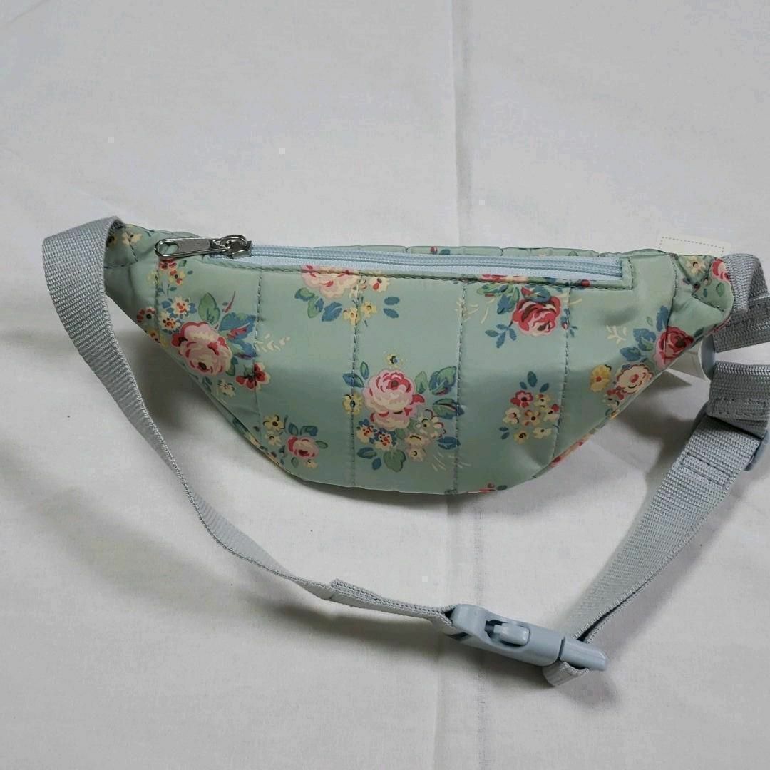 Cath Kidston(キャスキッドソン)の【新品・未使用品】キャスキッドソン　キッズボディバッグ　ブライアーローズ キッズ/ベビー/マタニティのこども用バッグ(ポシェット)の商品写真