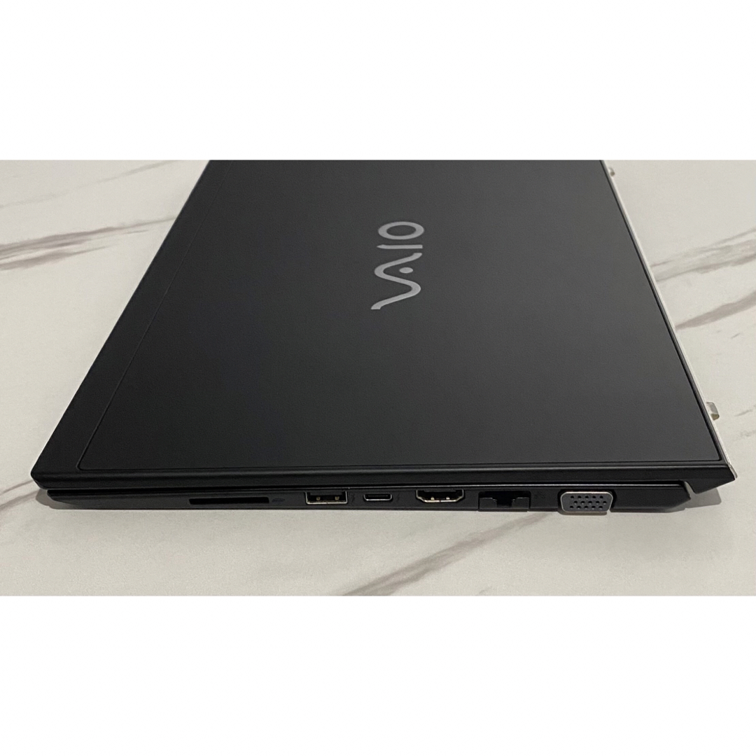 VAIO Core i5-8265U 8GB 256GB  12インチ