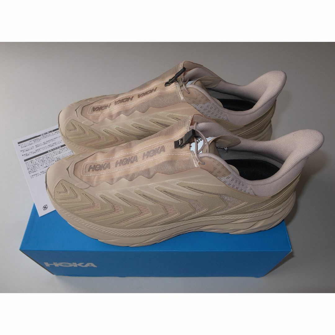 HOKA ONE ONE(ホカオネオネ)のHOKA ONE ONE PROJECT CLIFTON 28.5cm sand メンズの靴/シューズ(スニーカー)の商品写真