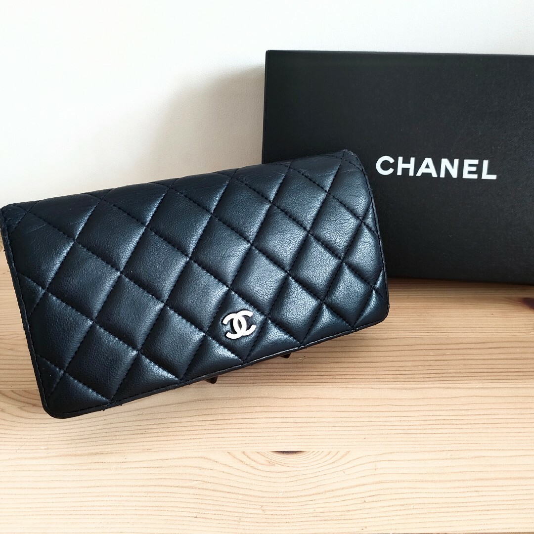 CHANEL - ☆CHANEL☆ラムスキン マトラッセ 二つ折り 長財布 ブラック