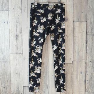 フォーエバートゥエンティーワン(FOREVER 21)のFOREVER 21 花柄プリントジャージ―スパッツタイツ レギンス 黒M(レギンス/スパッツ)