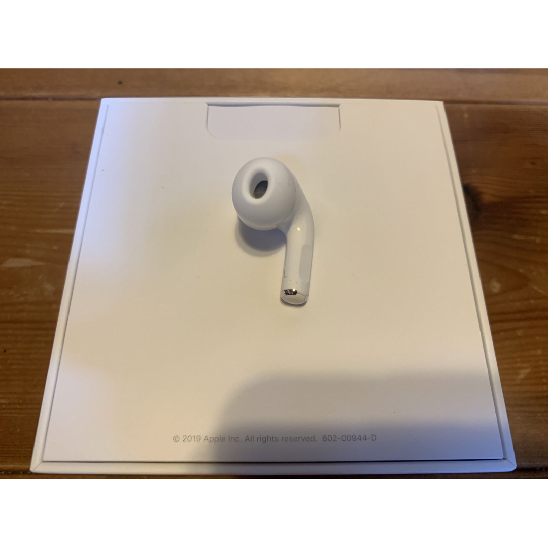 Apple(アップル)の正規品　AirPods Pro MWP22ZM/A スマホ/家電/カメラのオーディオ機器(ヘッドフォン/イヤフォン)の商品写真