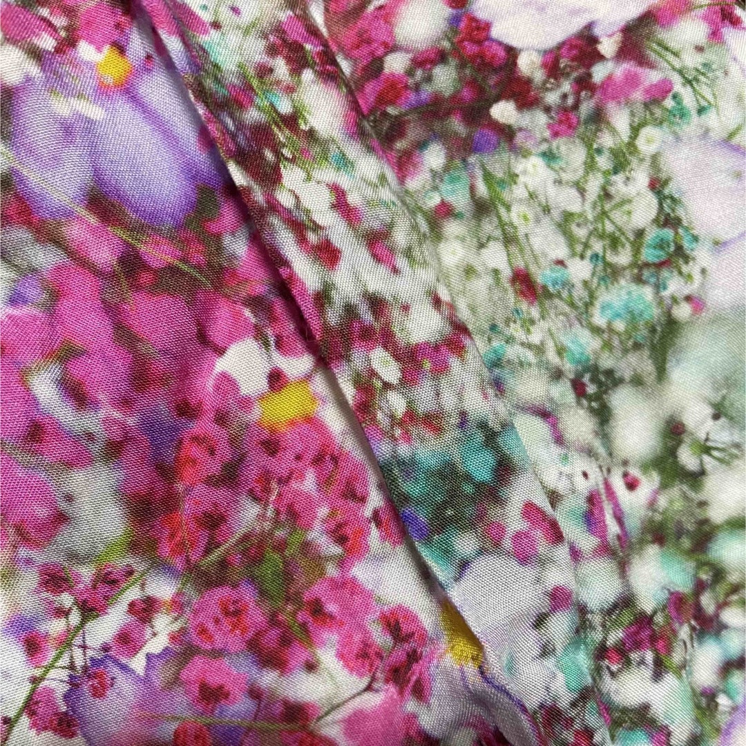 GU(ジーユー)のGU×蜷川実花 コラボ ノースリーブラウンジワンピース(カップ付き) レディースのルームウェア/パジャマ(ルームウェア)の商品写真