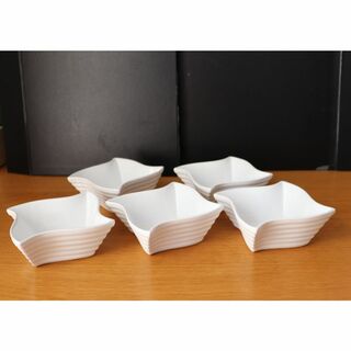 純白無地の小鉢　５個セット　和洋食器　陶器(食器)