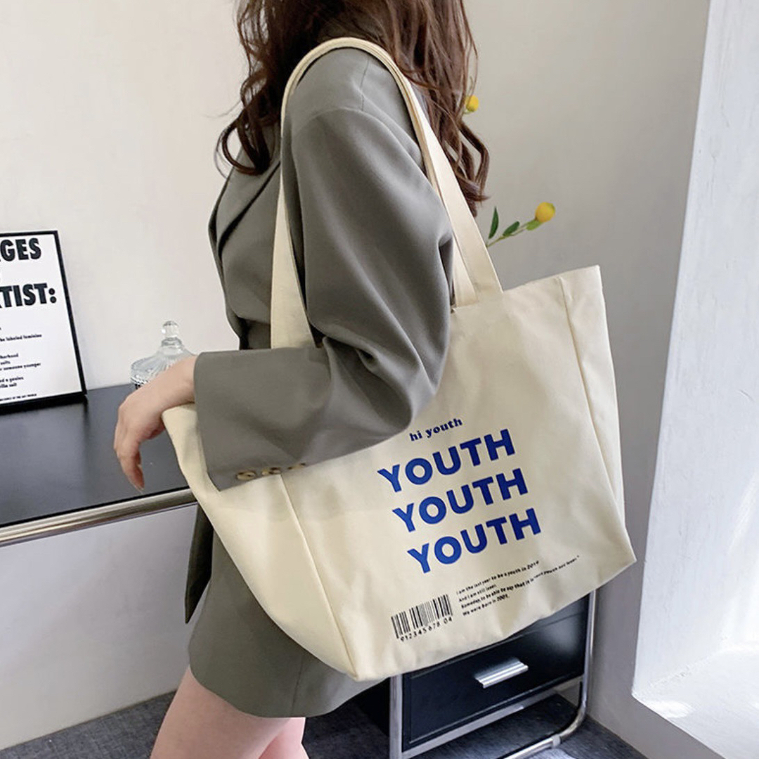 youth ロゴ トートバッグ 大容量 ホワイト 白 シンプル エコバッグ メンズのバッグ(トートバッグ)の商品写真
