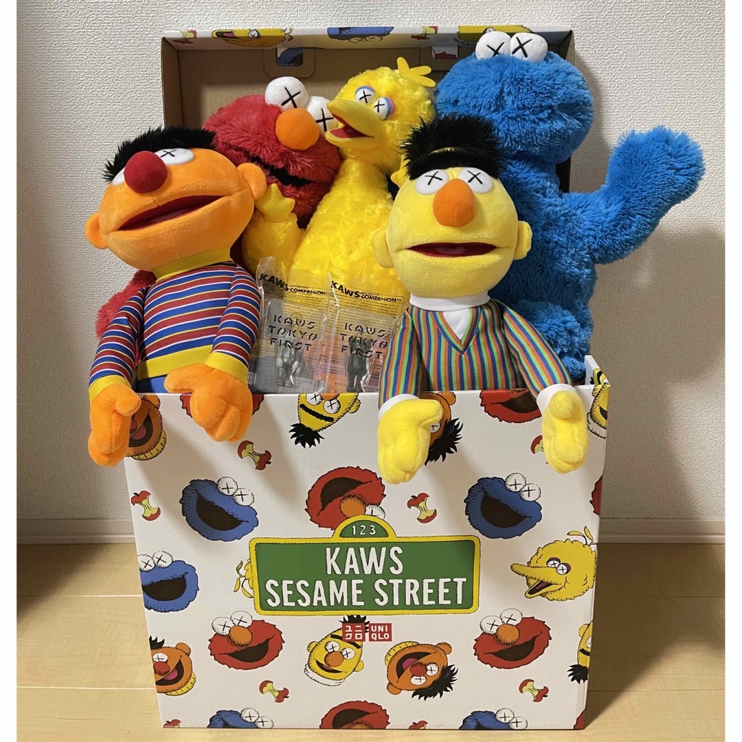 SESAME STREET(セサミストリート)の⭐︎⭐︎⭐︎様専用　KAWS×SESAMESTREET コンプリートボックス エンタメ/ホビーのおもちゃ/ぬいぐるみ(ぬいぐるみ)の商品写真