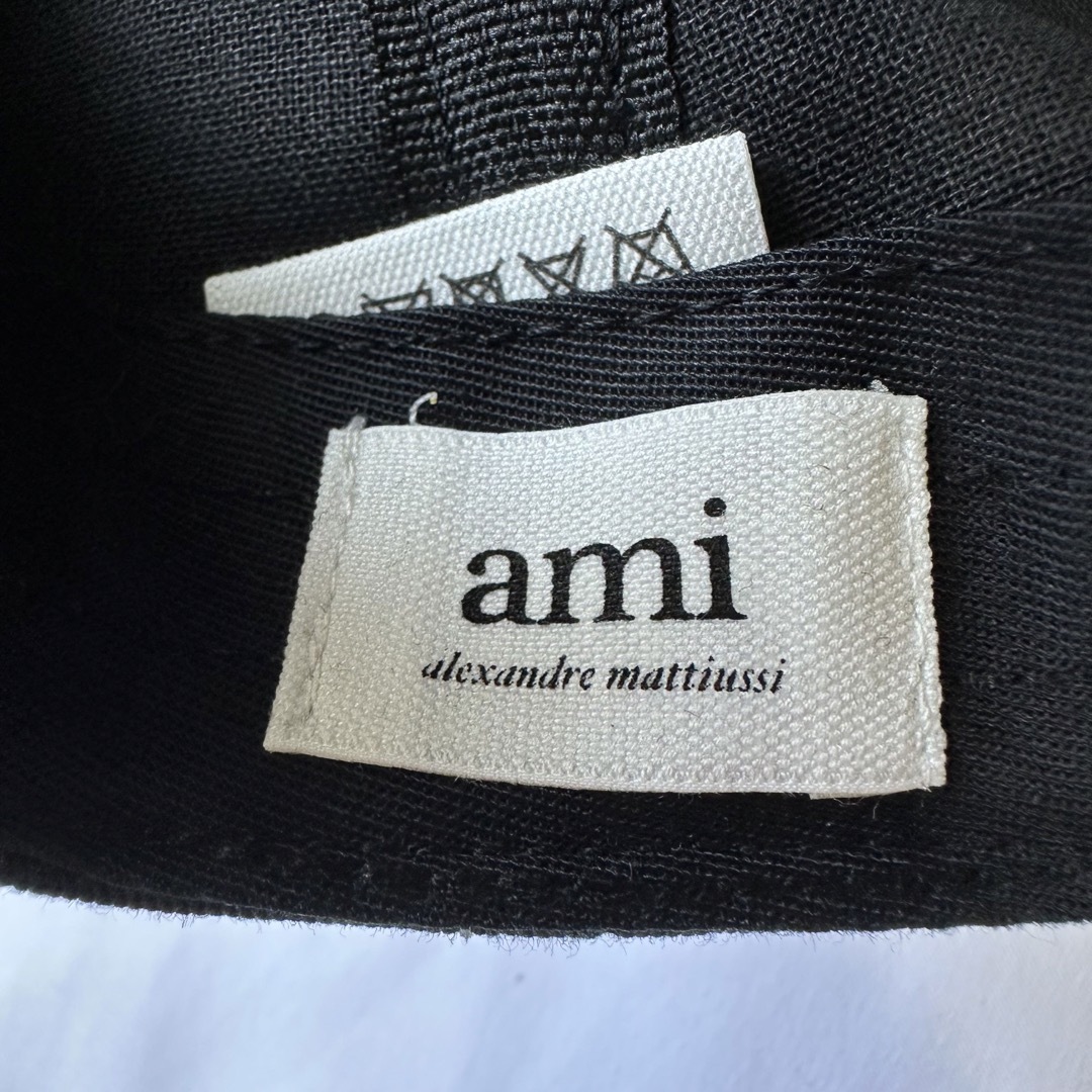 ami(アミ)のアミ Ami Paris AMI DE COEUR エンブロイダリー キャップ メンズの帽子(キャップ)の商品写真