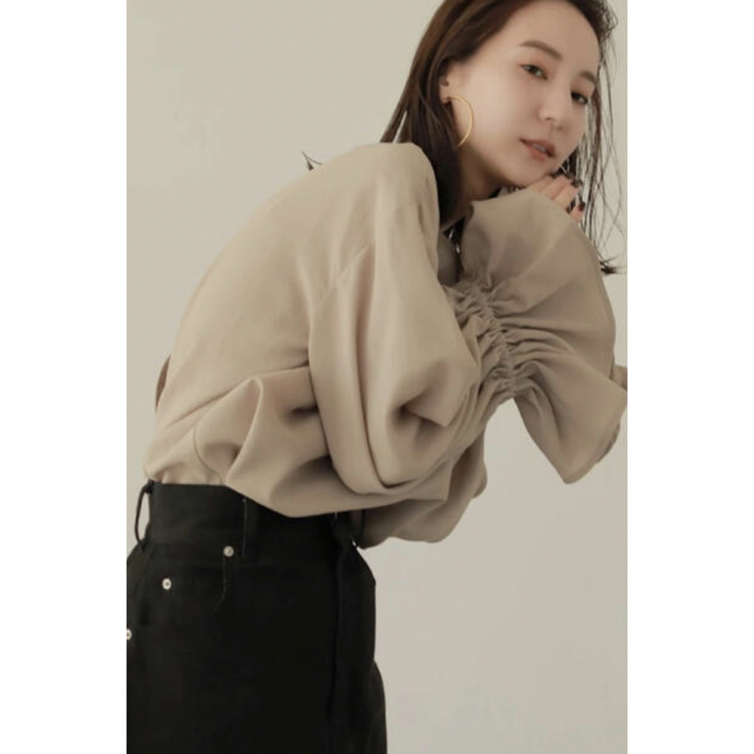 CLANE(クラネ)のlouren gather sleeve blouse レディースのトップス(シャツ/ブラウス(長袖/七分))の商品写真