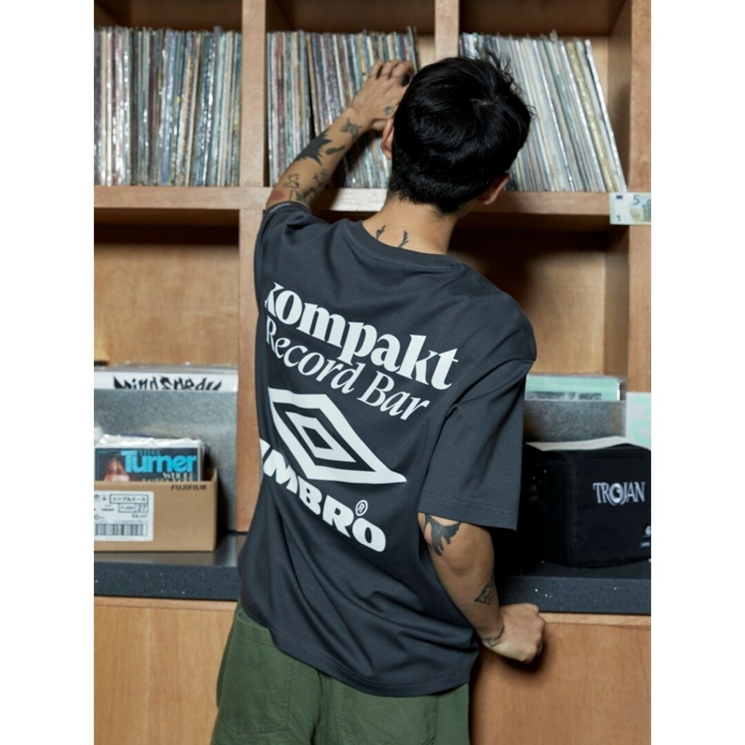 XL kompakt Record Bar × UMBRO Tシャツ