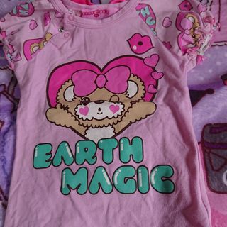 アースマジック(EARTHMAGIC)のアースマジック可愛いプリントと後ろ首のサテンピンクリボンが可愛いトップス♡(Tシャツ/カットソー)