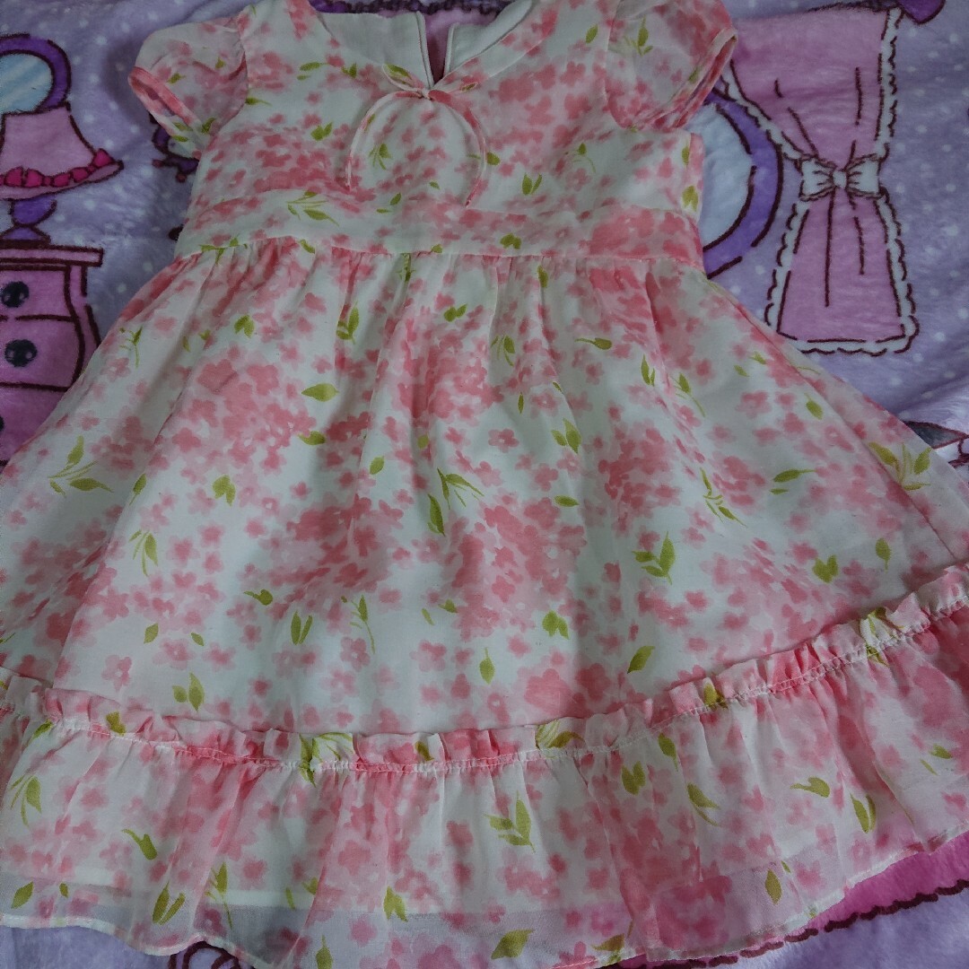 BeBe(ベベ)のBeBeの可愛いプリンセス風ピンクの小花柄のワンピース♡ キッズ/ベビー/マタニティのキッズ服女の子用(90cm~)(ワンピース)の商品写真