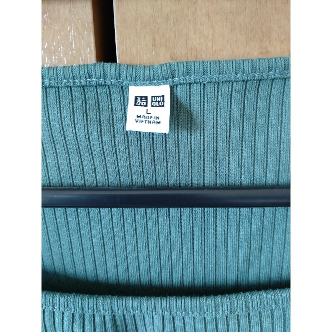 UNIQLO(ユニクロ)のユニクロ　カットソー　Green　Ｌ レディースのトップス(カットソー(半袖/袖なし))の商品写真