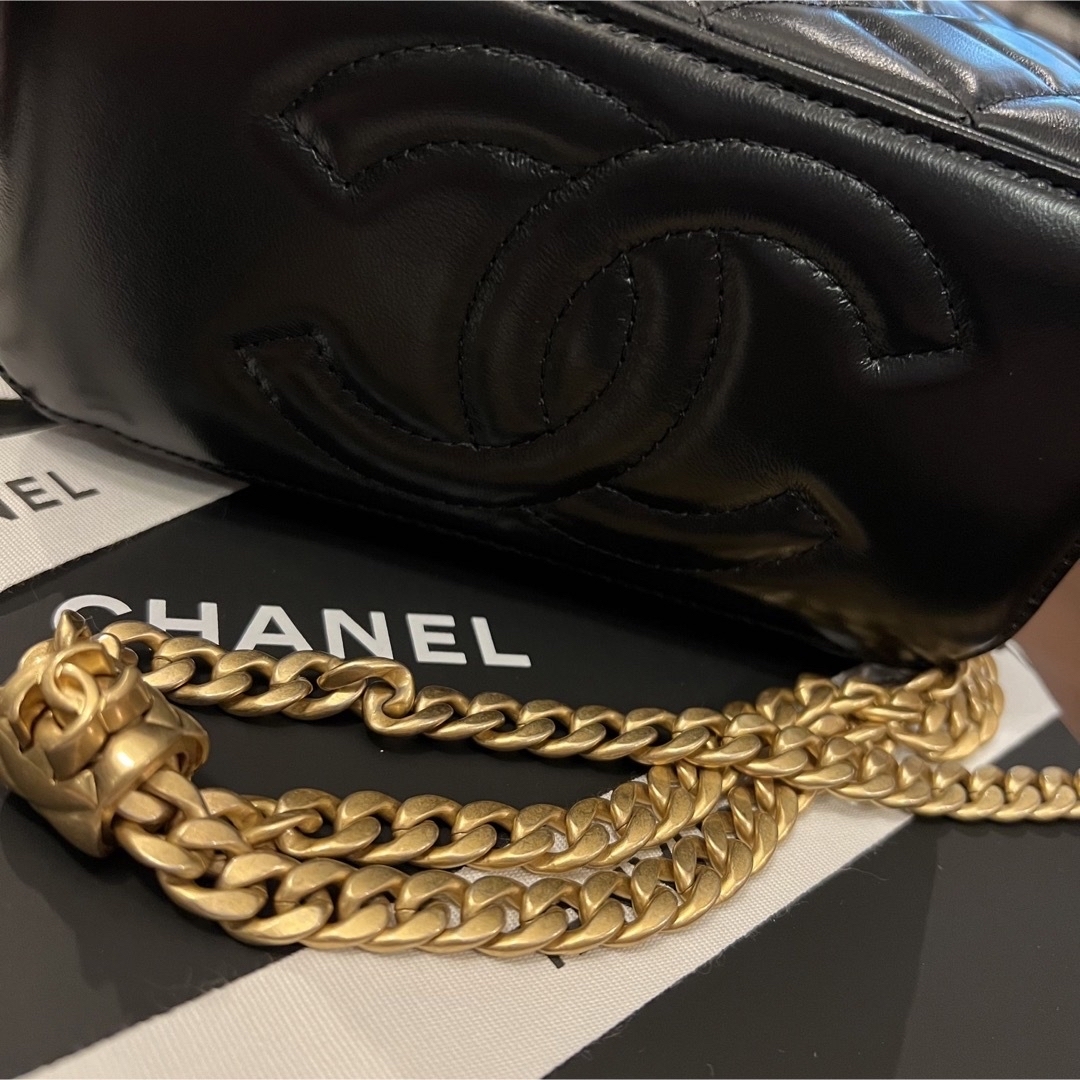 CHANEL(シャネル)の【新品未使用】CHANELチェーンクラッチ　ブラック　ラムスキン　バニティバッグ レディースのバッグ(ショルダーバッグ)の商品写真
