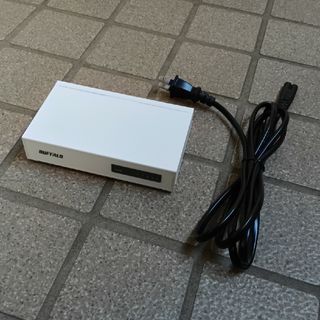 バッファロー(Buffalo)の【送料無料】10/100Mbpスイッチングハブ LSW4-TX-5NS/WHD(PC周辺機器)