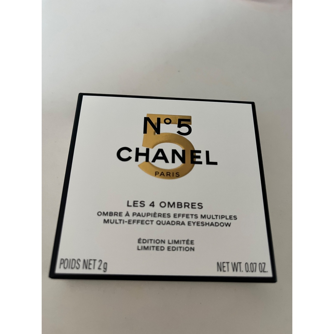 CHANEL(シャネル)のシャネル　CHANEL アイシャドウ　限定　5 新品 コスメ/美容のベースメイク/化粧品(アイシャドウ)の商品写真