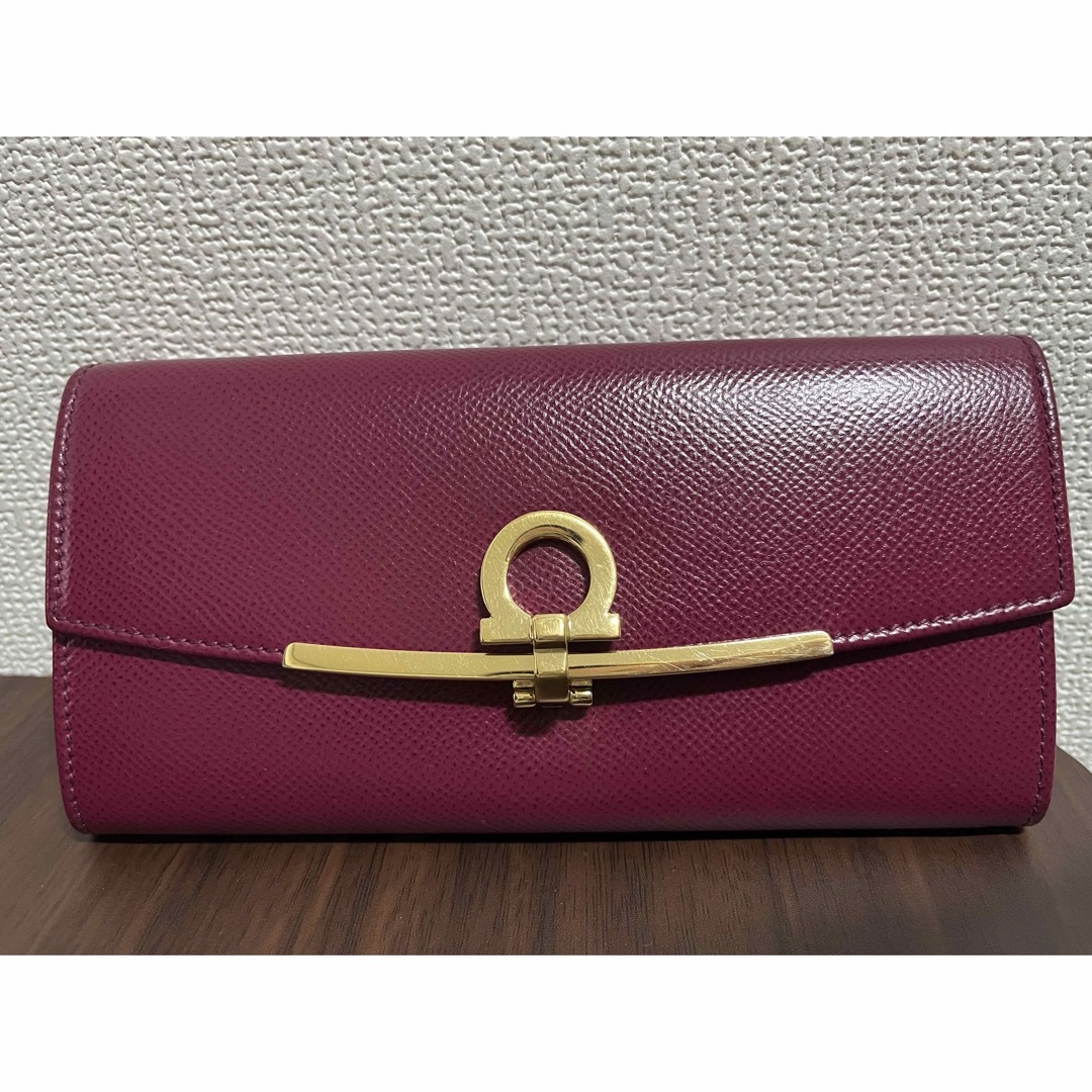 Salvatore Ferragamo(サルヴァトーレフェラガモ)の再掲載⭐︎最終値下げ【購入証明あり】FERRAGAMO ガンチーニ　長財布 レディースのファッション小物(財布)の商品写真