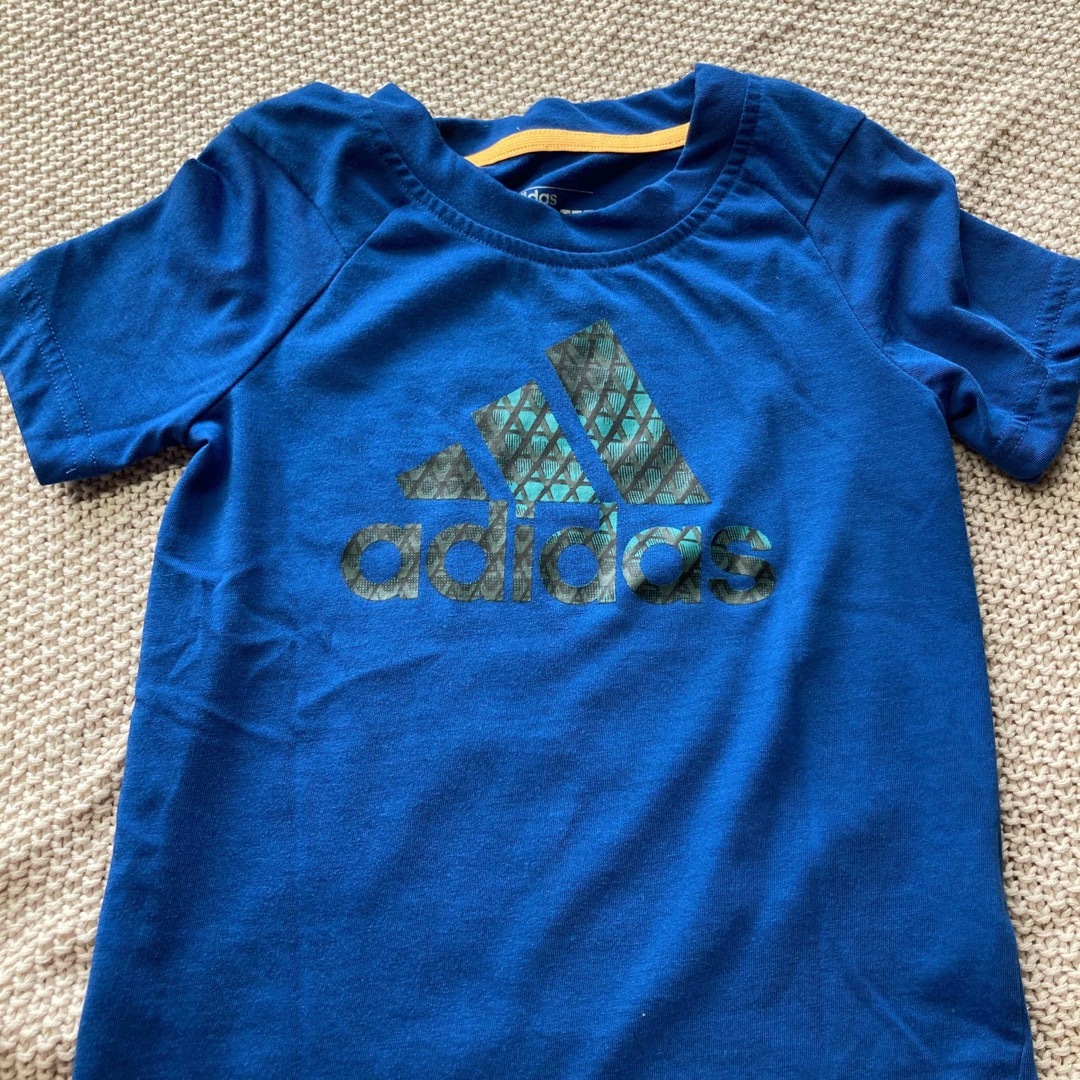 adidas(アディダス)のadidas Tシャツ キッズ/ベビー/マタニティのキッズ服男の子用(90cm~)(Tシャツ/カットソー)の商品写真