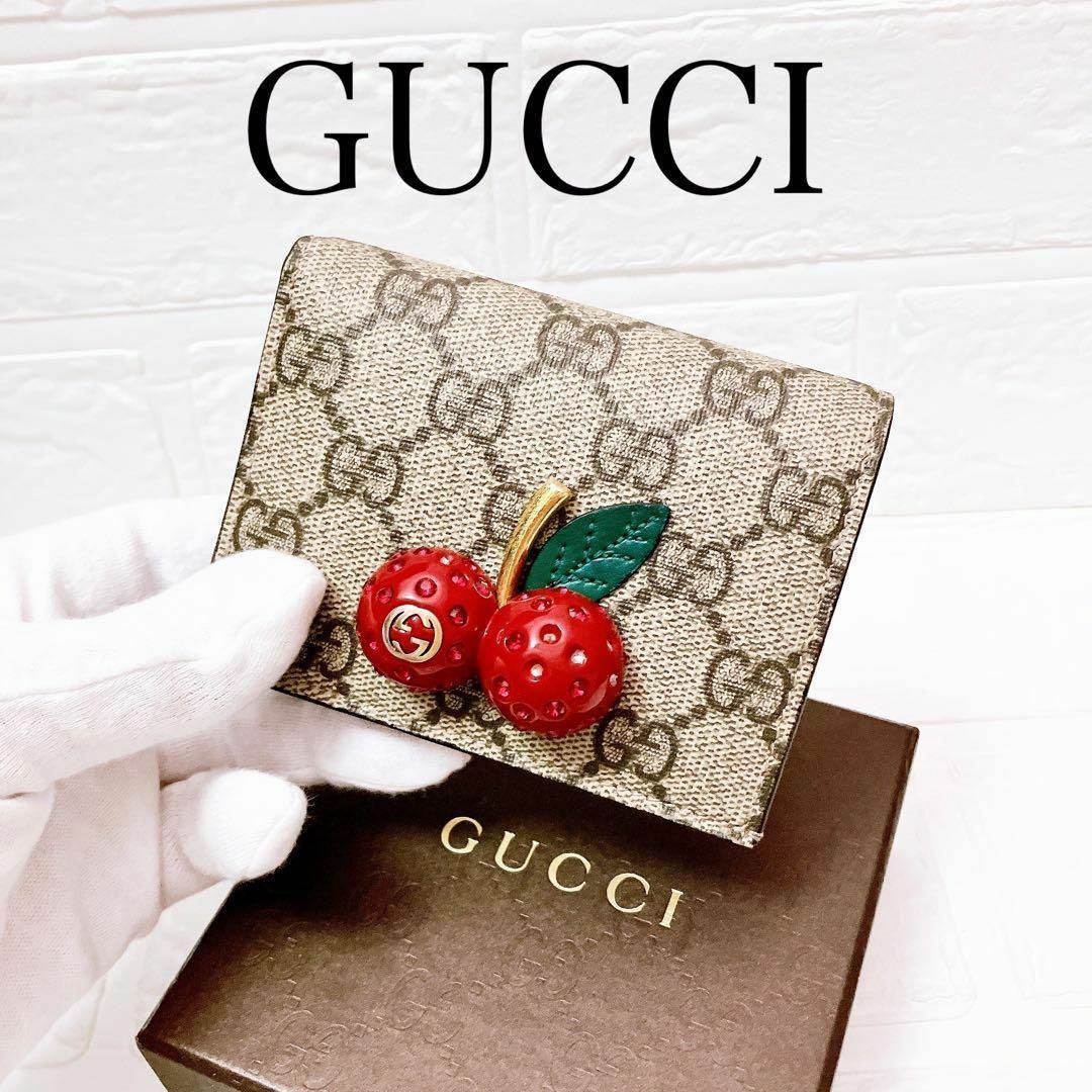 Gucci(グッチ)のグッチ GUCCI GGスプリーム チェリー コンパクト 二つ折り 折り財布 レディースのファッション小物(財布)の商品写真