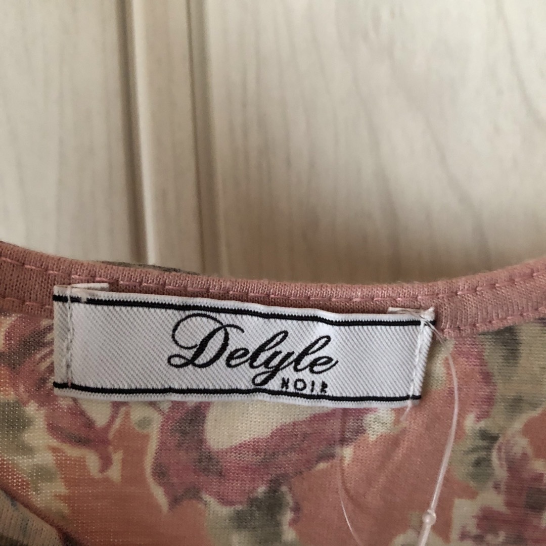 Delyle(デイライル)のdelyle  花柄のロング丈タンクトップ レディースのトップス(タンクトップ)の商品写真